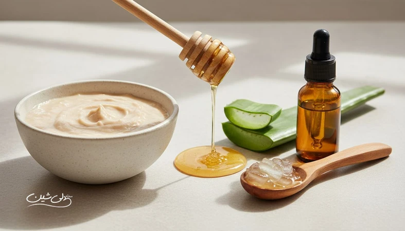 چیدمان مواد طبیعی مراقبت پوست مثل عسل، جو دوسر و آلوئهورا برای زیبایی با مواد طبیعی و استفاده آگاهانه