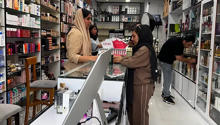 تصویر فروشگاه فیزیکی دلی شین - فروشگاه لوازم آرایشی و بهداشتی کیش